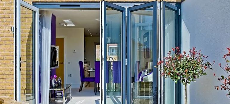 Commercial Door Glass Repair in Tarpon Springs, FL