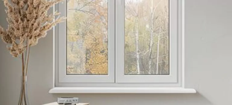 Vinyl Window Stool in Tarpon Springs, FL